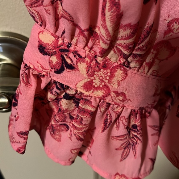 Loft Vine Ruffle Blouse - Picture 3 of 3